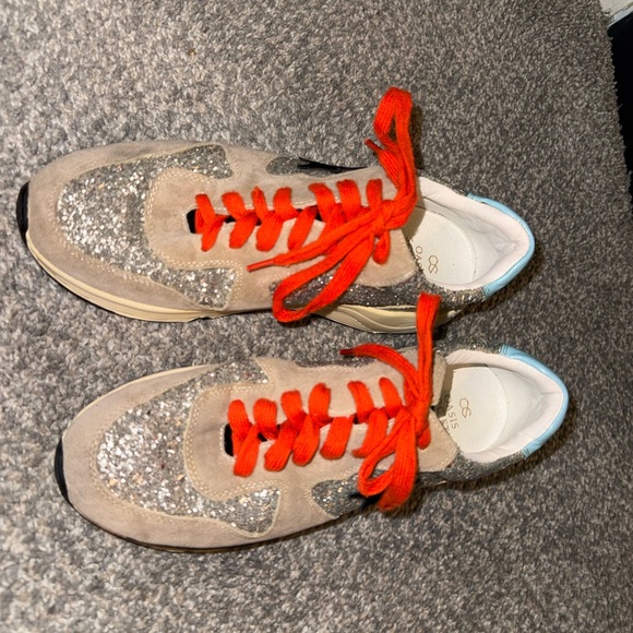 Oasis Society The Quinn Tan Silver Glitter Sneaker - Picture 6 of 12
